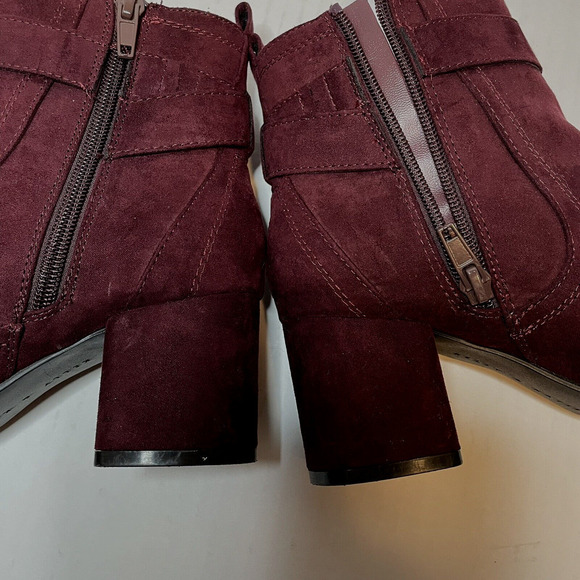 KELLY AND KATIE ANKLE BOOTS BURGUNDY SUEDE NAILHEAD ACCENTS 2.5" HEEL SIZE 6 - Picture 8 of 12